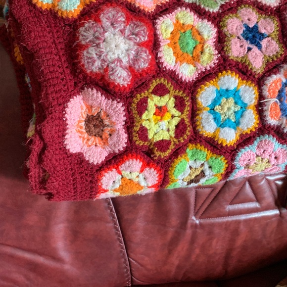 Beautiful Handmade Bohemian flare crocheted floral Afghan throw style blanket - Picture 6 of 6
